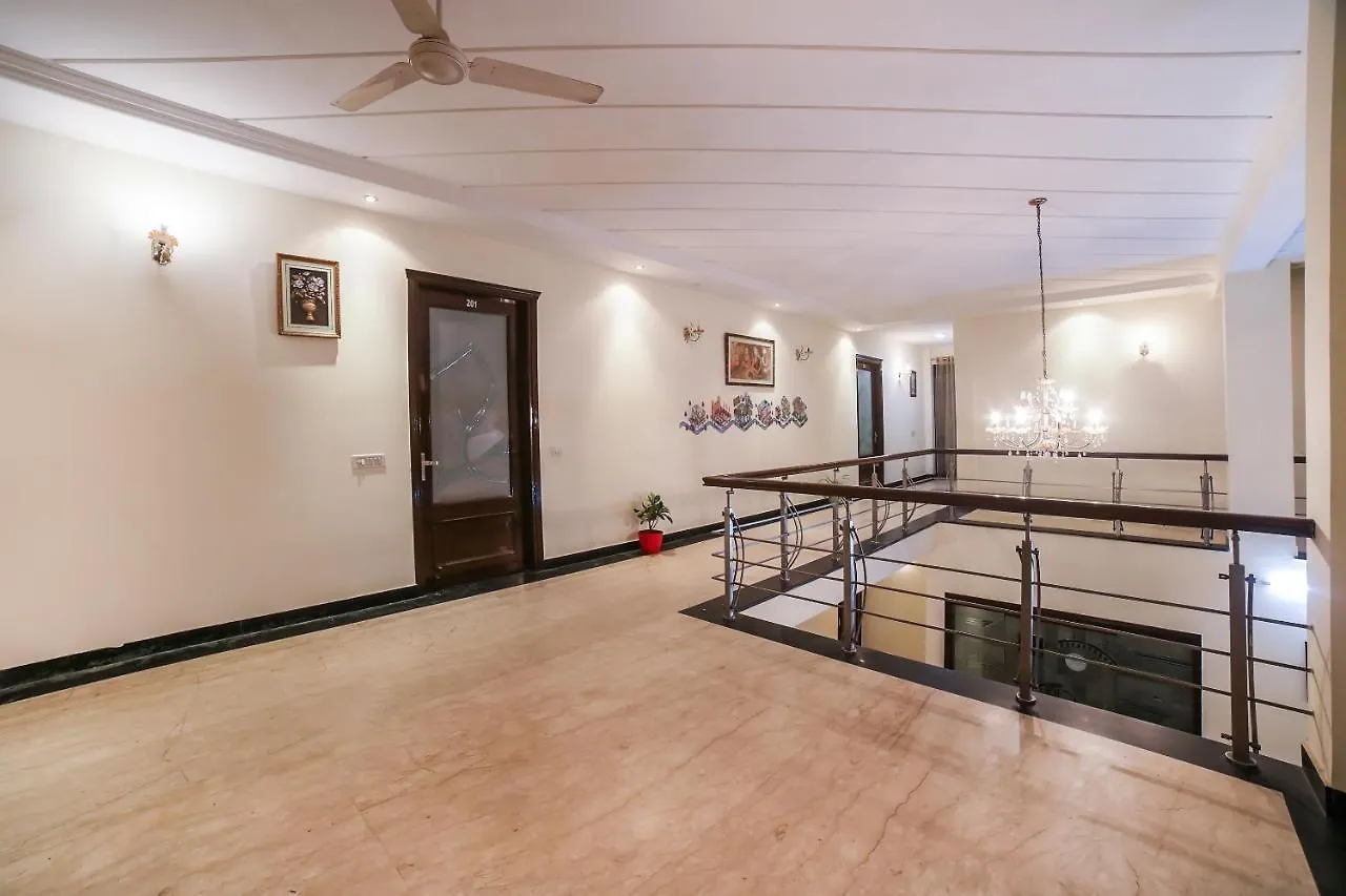 Oyo 15376 Purple Star Hotel Gurgaon
