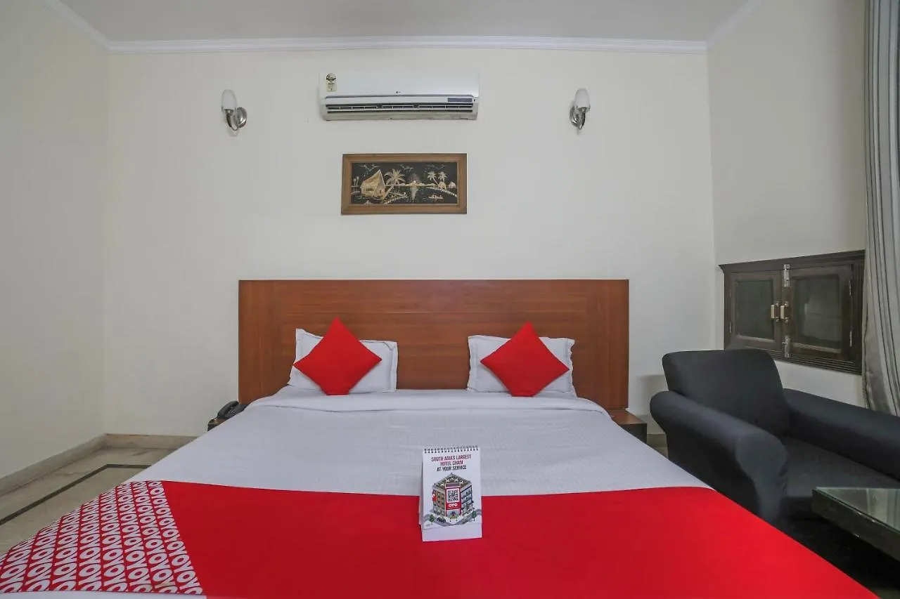 Oyo 15376 Purple Star Hotel Γκουργκάον