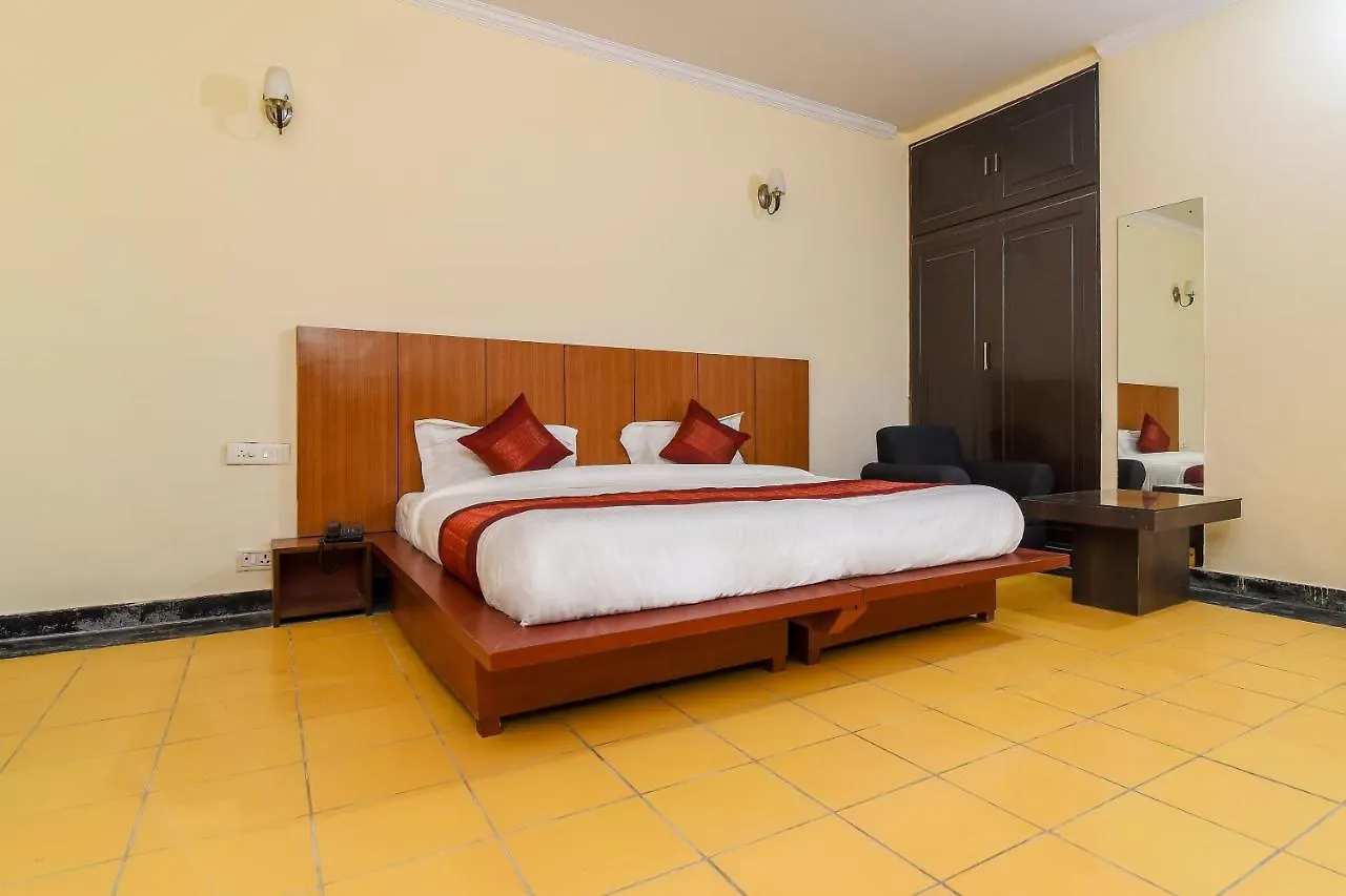 Oyo 15376 Purple Star Hotel Γκουργκάον 3*,  Ινδία
