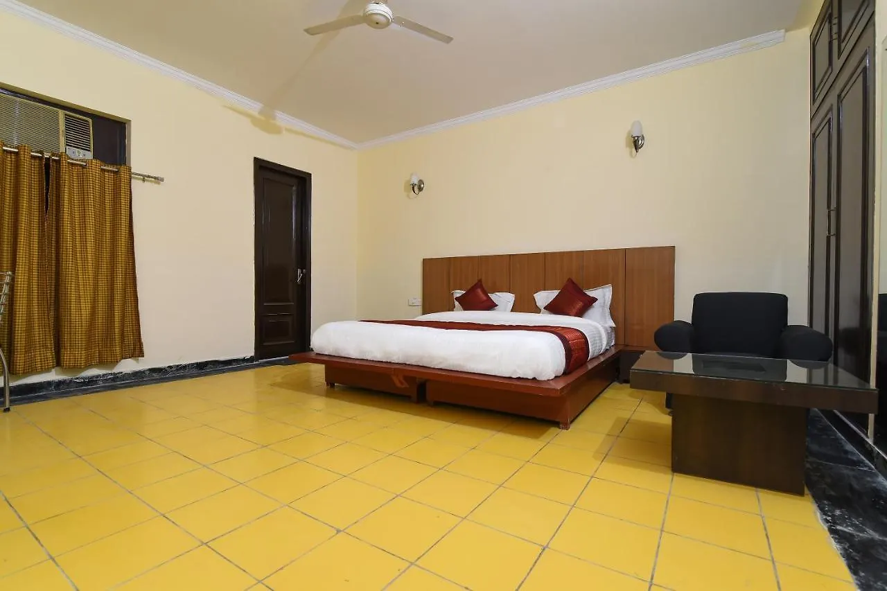 Oyo 15376 Purple Star Hotel Γκουργκάον